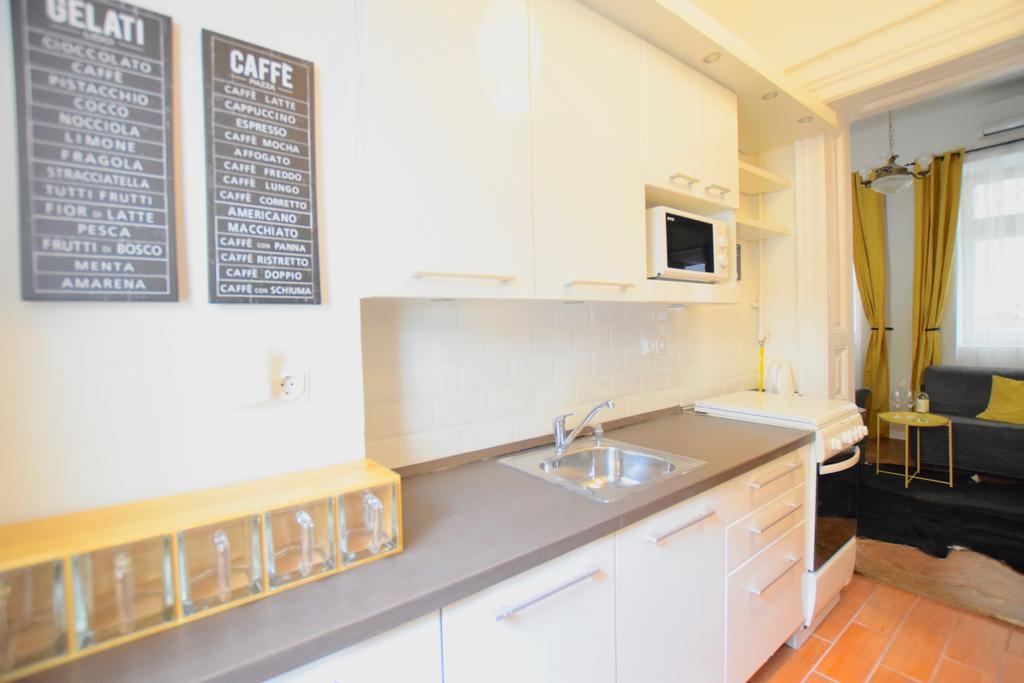 Standard Apartment By Hi5 - Chainbridge Budapest Extérieur photo