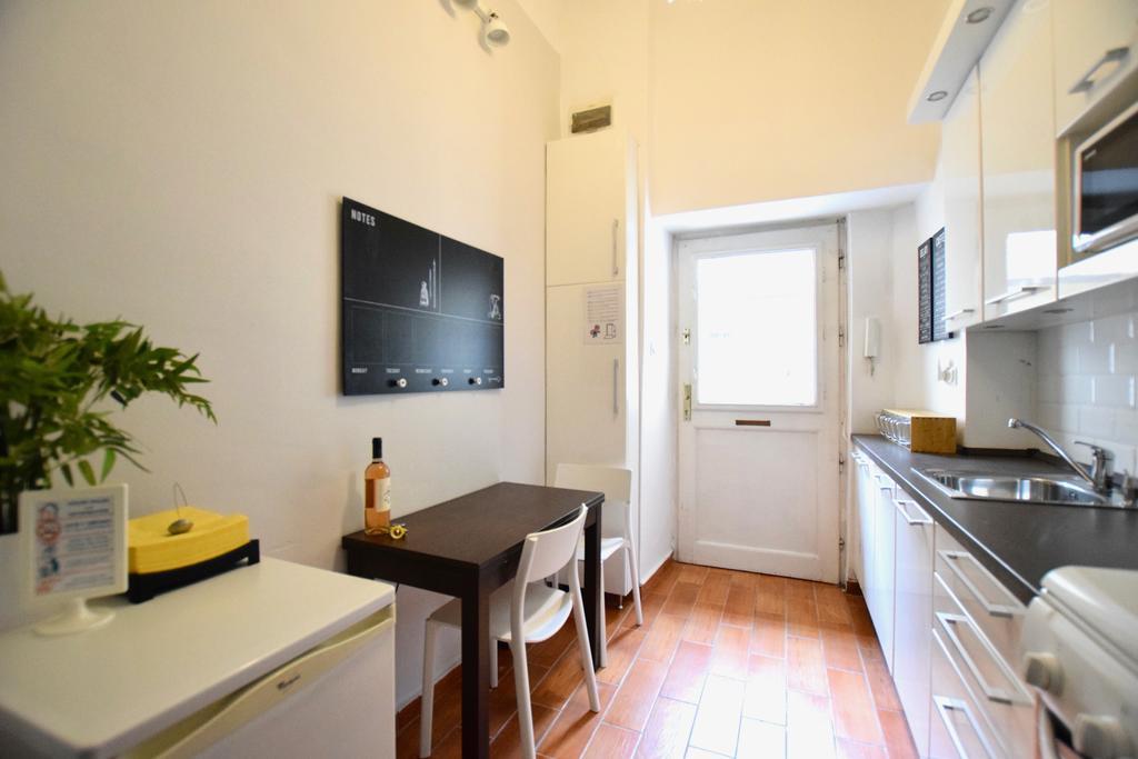 Standard Apartment By Hi5 - Chainbridge Budapest Extérieur photo