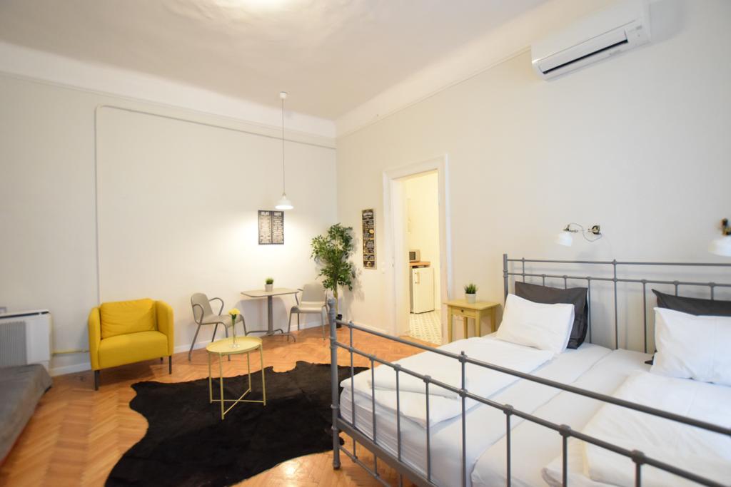 Standard Apartment By Hi5 - Chainbridge Budapest Extérieur photo