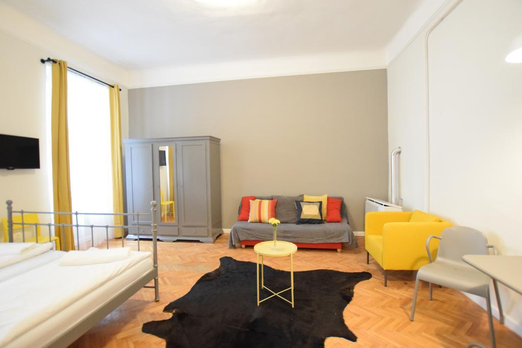 Standard Apartment By Hi5 - Chainbridge Budapest Extérieur photo
